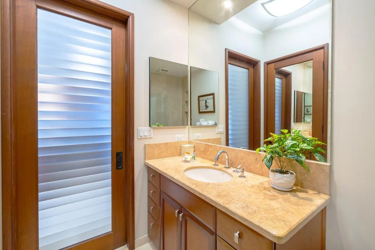 Appartamento Upscale Penthouse With Ocean Views - Free Parking Honolulu