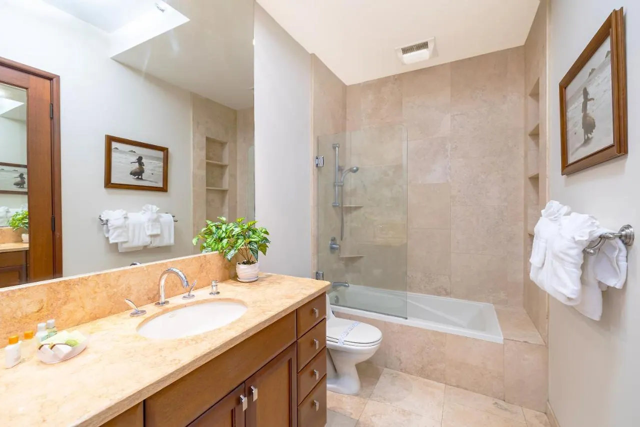 Appartamento Upscale Penthouse With Ocean Views - Free Parking Honolulu