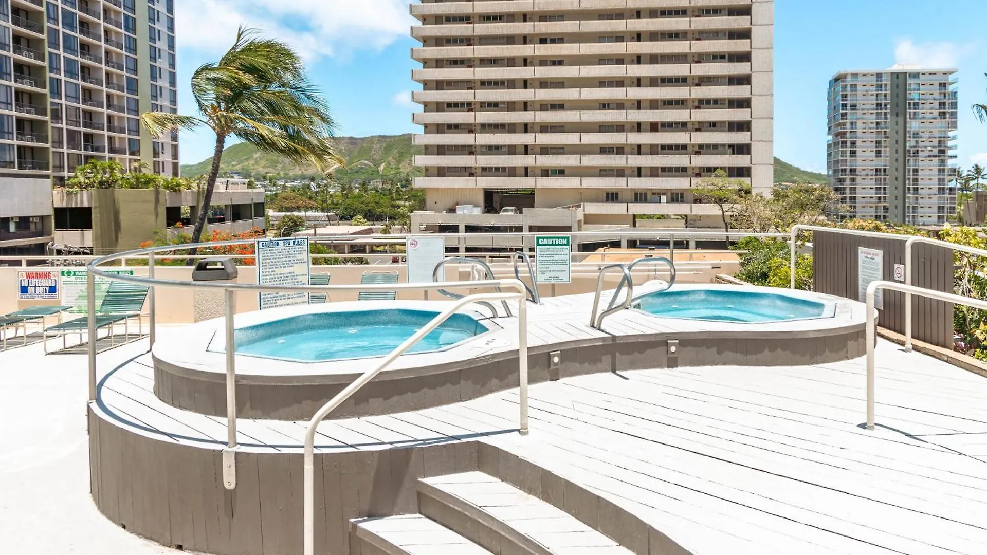 Appartamento Upscale Penthouse With Ocean Views - Free Parking Honolulu